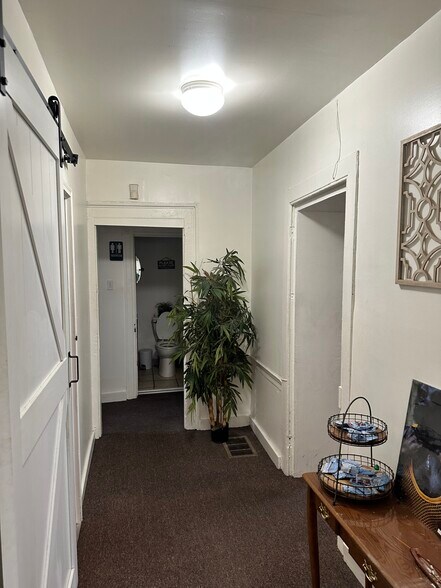 More Photos Of 508 S Broadway, Baltimore Storefront Retail Office For Sale