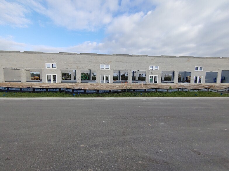 More Photos Of 16710 Innovation Ln, Suite 407 & 408, Fort Myers Warehouse For Sale