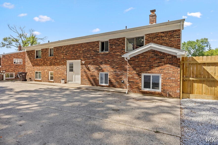 More Photos Of 1860 Prairie Pky SW, Wyoming Apartments For Sale