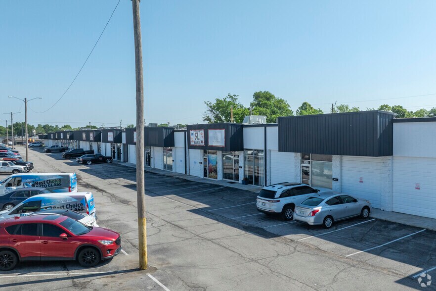 More Photos Of 8240-8290 E 41st St, Tulsa Unknown For Lease