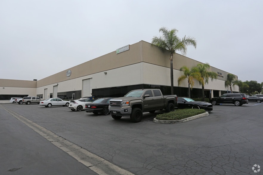 More Photos Of 2925 Airway Ave, Costa Mesa Warehouse For Lease
