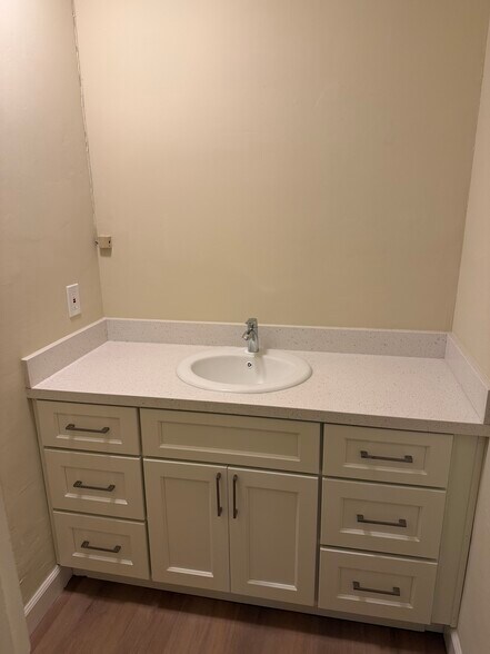 More Photos Of 1077 Cass St, Monterey Medical For Lease
