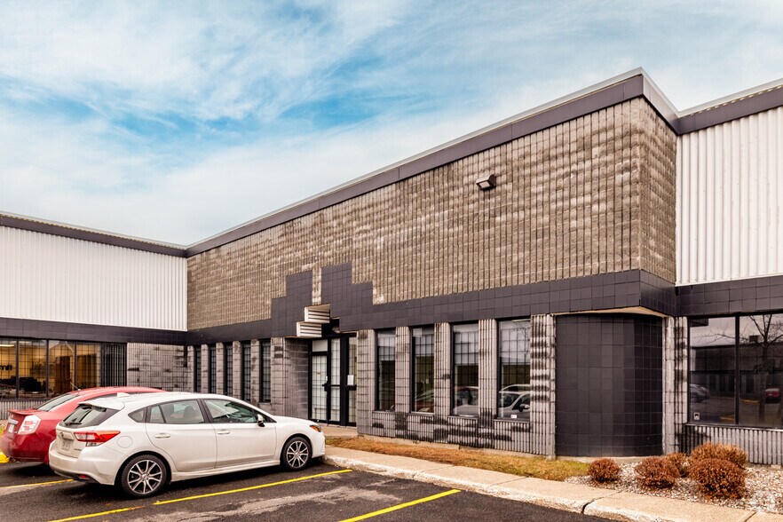 More Photos Of 5550-5750 Boul Thimens, Saint-Laurent Coworking Space