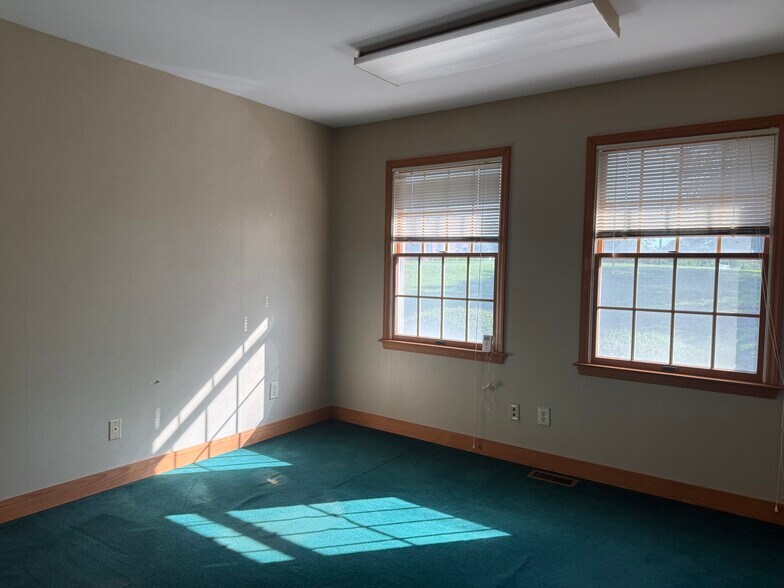 More Photos Of 1012 Medical Ridge Rd, Clinton Medical For Sale