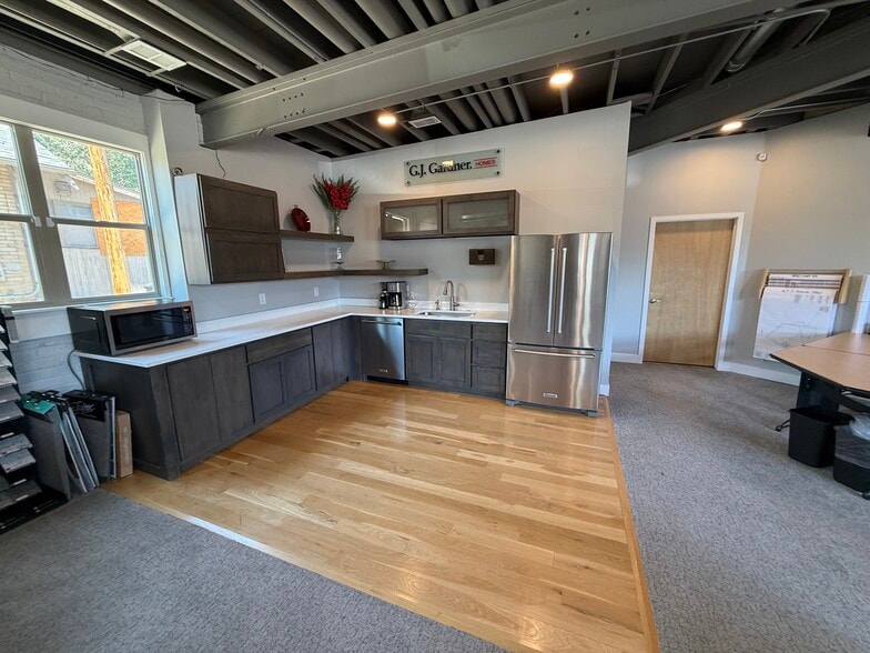 More Photos Of 4705 W 38th Ave, Denver Storefront Retail Office For Lease