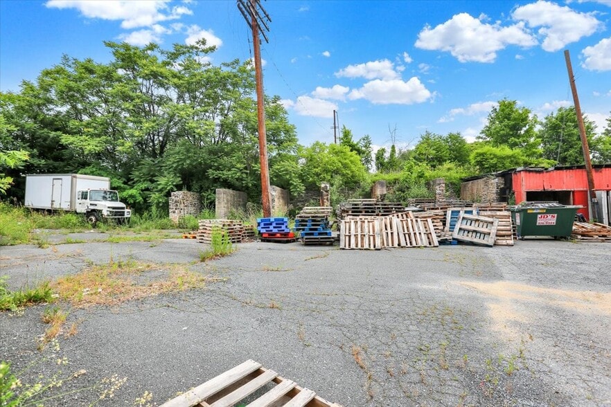 More Photos Of 701 Bingaman St, Reading Industrial For Sale