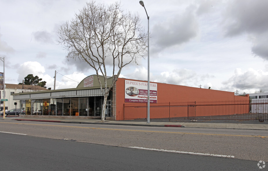 Primary Photo Of 1900 E 14th St, San Leandro Freestanding For Lease