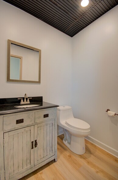 More Photos Of 1000 S Hamilton St, Lockport Loft Creative Space For Sale