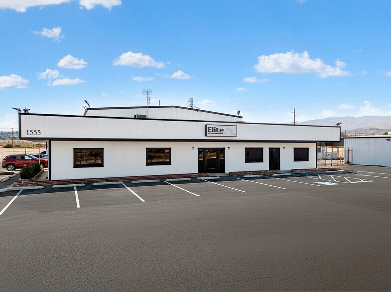 More Photos Of 1587 Kern - Hwy 33 St, Taft Distribution For Sale