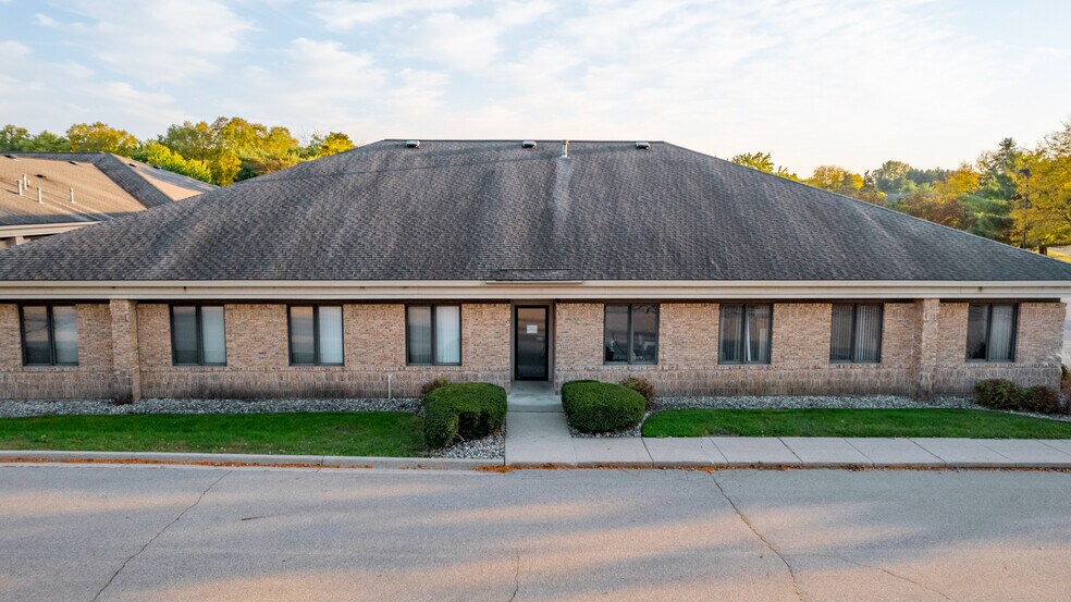 More Photos Of 3474 Alaiedon Pky, Okemos Office For Sale