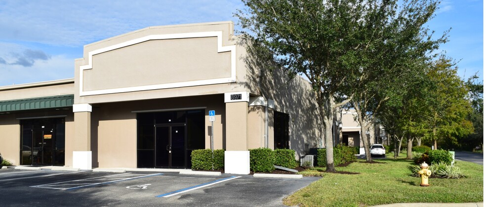 Primary Photo Of 8971 Daniels Center Dr, Fort Myers Medical For Lease