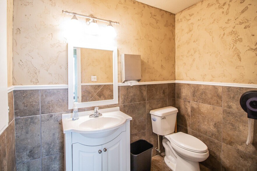 More Photos Of 1601 44th St, Lubbock Religious Facility For Sale