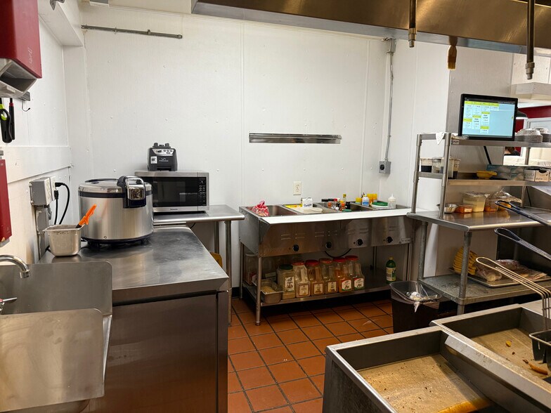 More Photos Of 1013 S Main St, Landis Restaurant For Sale