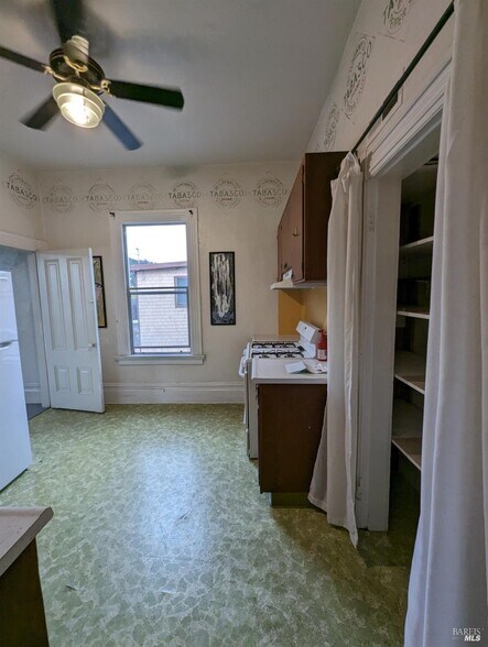 More Photos Of 1547 4th St, San Rafael Storefront Retail Residential For Sale