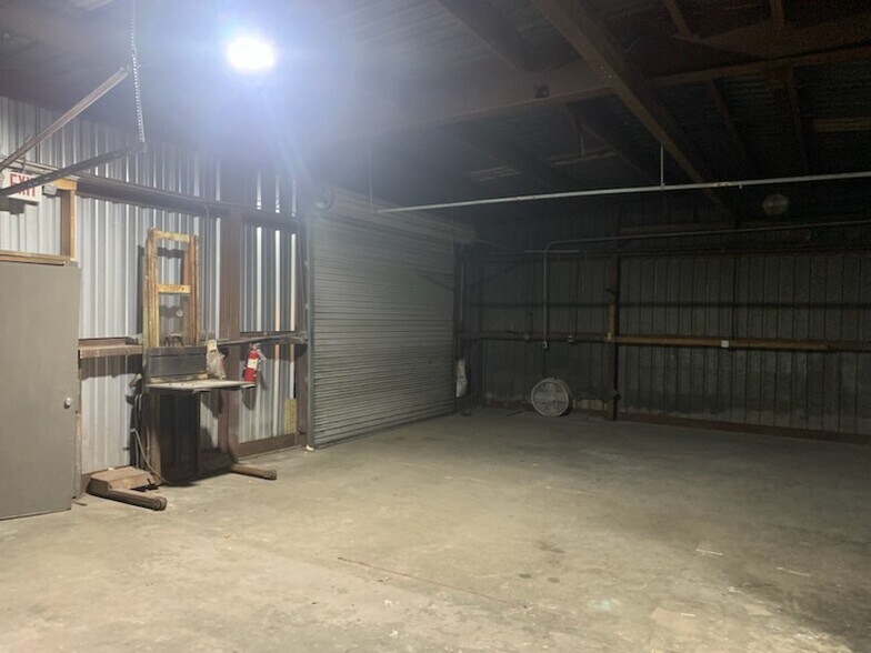 More Photos Of 5306 W Commerce St, Tampa Warehouse For Lease