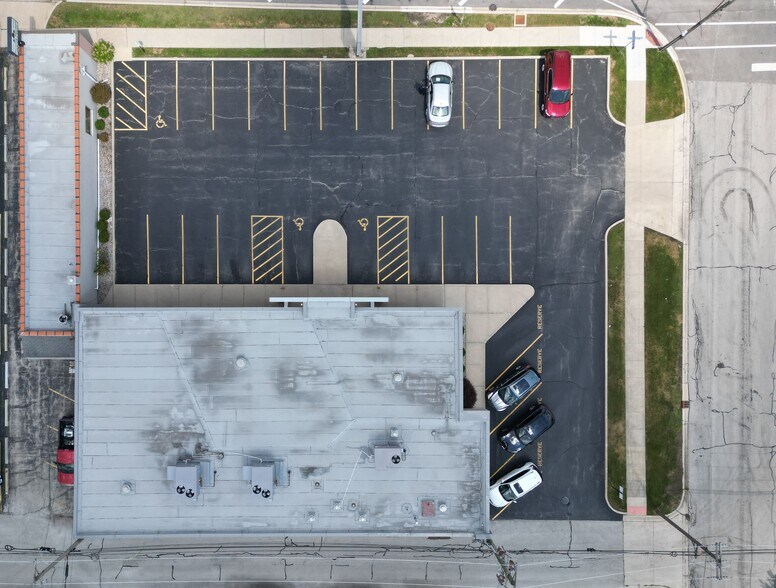 More Photos Of 10439 W Cermak Rd, Westchester Office For Sale