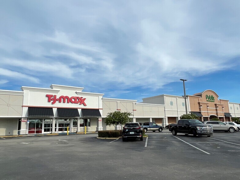 More Photos Of 5031-5417 US Highway 19, New Port Richey Unknown For Lease