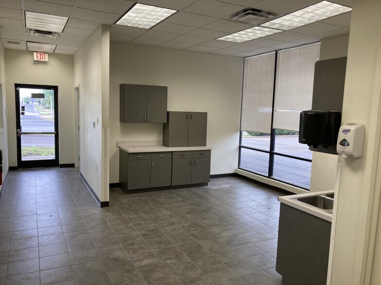 More Photos Of 7990 Patriot Cv, Cordova Auto Repair For Sale