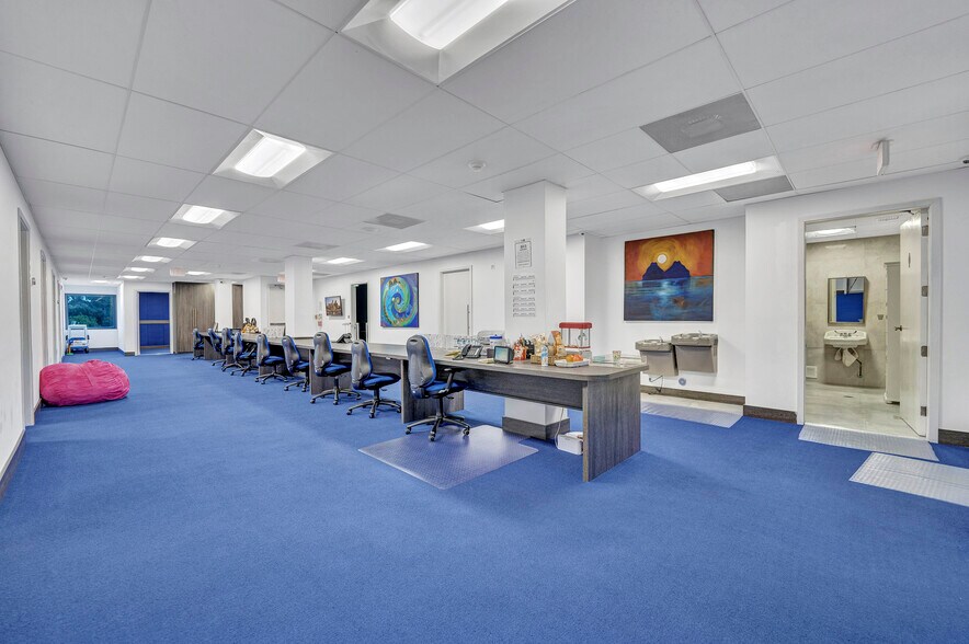 More Photos Of 5465 NW 36th St, Miami Springs Office For Sale