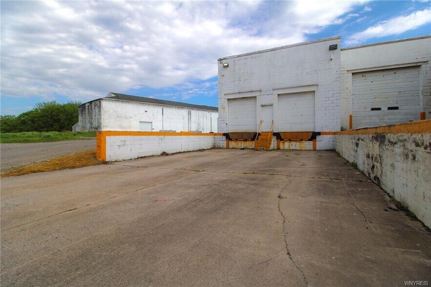 More Photos Of 2231 Youngstown Wilson rd, Ransomville Flex For Sale