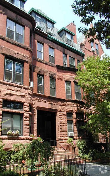 More Photos Of 1776 Beacon St, Brookline Office Residential For Lease