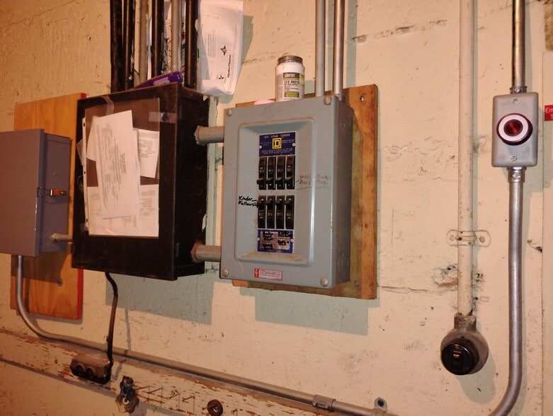 More Photos Of 906 Elm St, Coffeyville Religious Facility For Sale