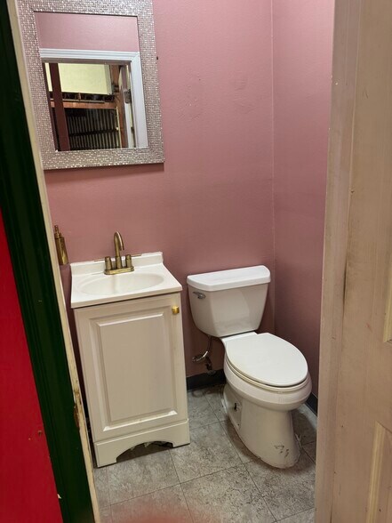 More Photos Of 2809 E Judge Perez Dr, Meraux Office For Lease