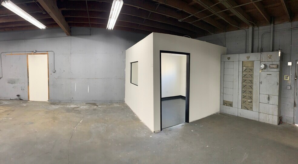 More Photos Of 1018 E Chestnut Ave, Santa Ana Warehouse For Lease