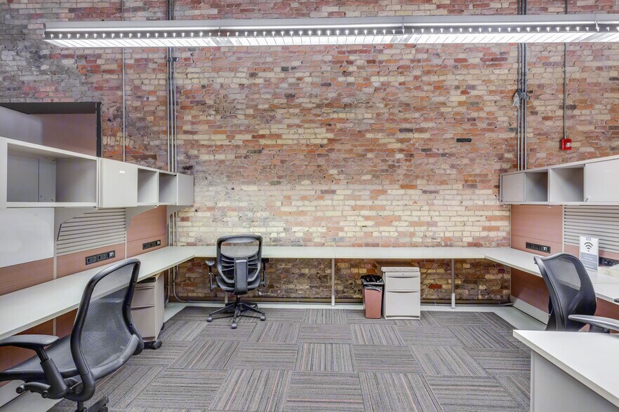 More Photos Of 1027-1031 W Madison St, Chicago Loft Creative Space For Lease