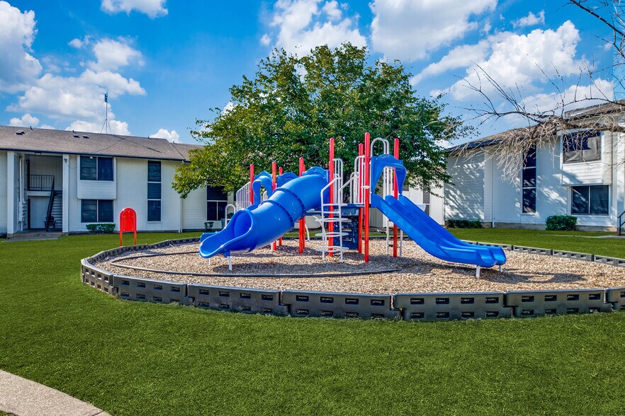 More Photos Of 834 Timberlake Dr, Arlington Apartments For Sale