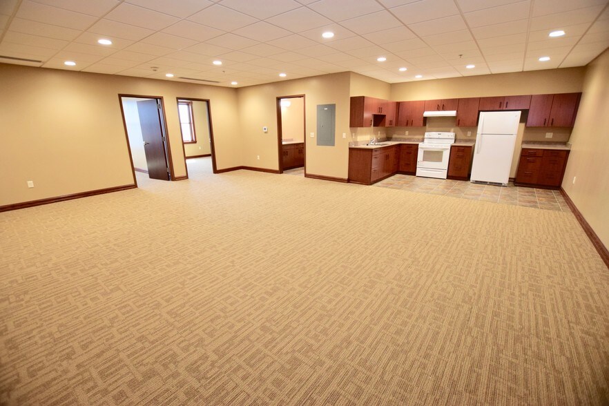 More Photos Of 401 W Villard St, Dickinson Storefront For Lease