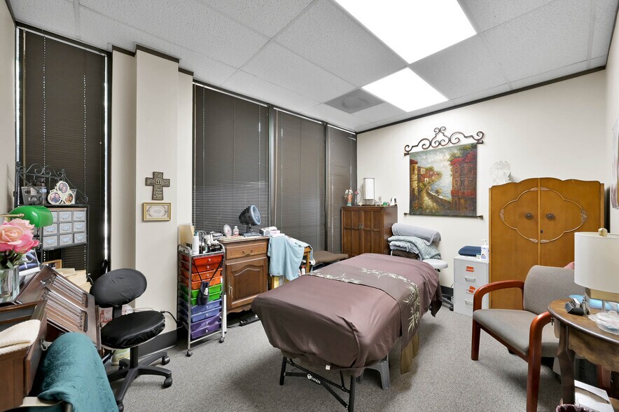 More Photos Of 1380 Stonehollow Dr, Humble Medical For Lease