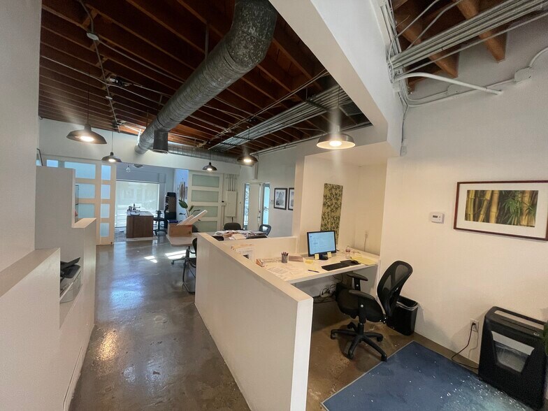 More Photos Of 1733-1737 Abbot Kinney Blvd, Venice Storefront Retail Office For Lease