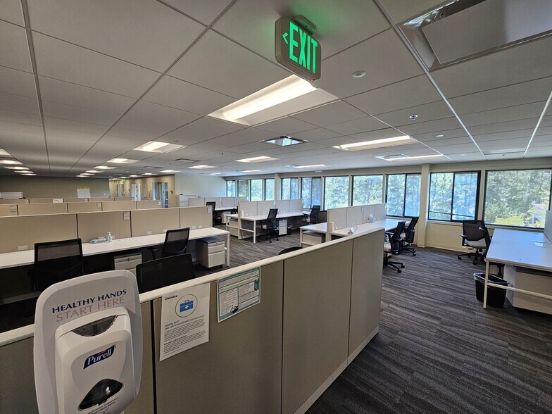 More Photos Of 70 Garden Ct, Monterey Medical For Lease