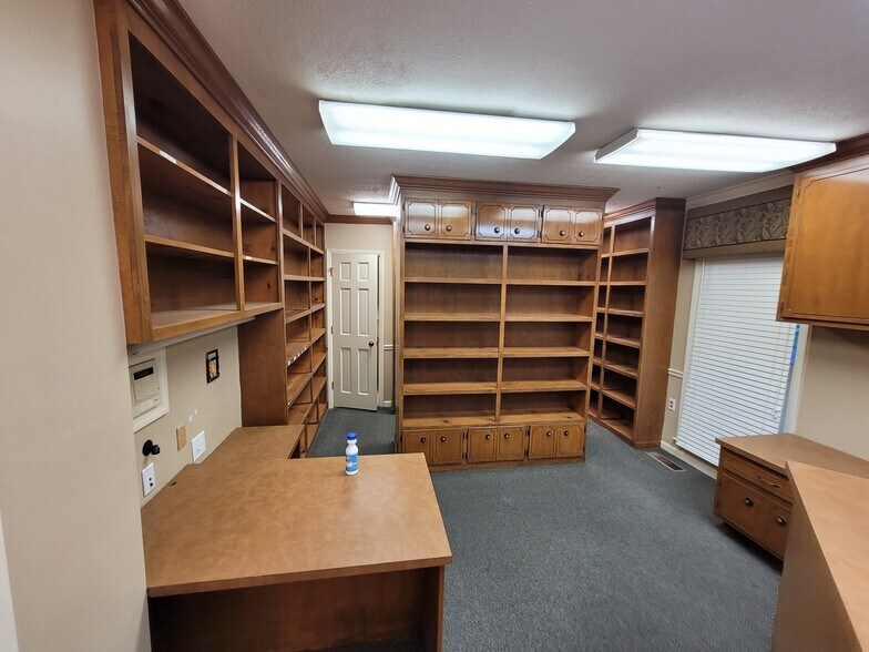 More Photos Of 1401 Dawson Rd, Albany Medical For Sale