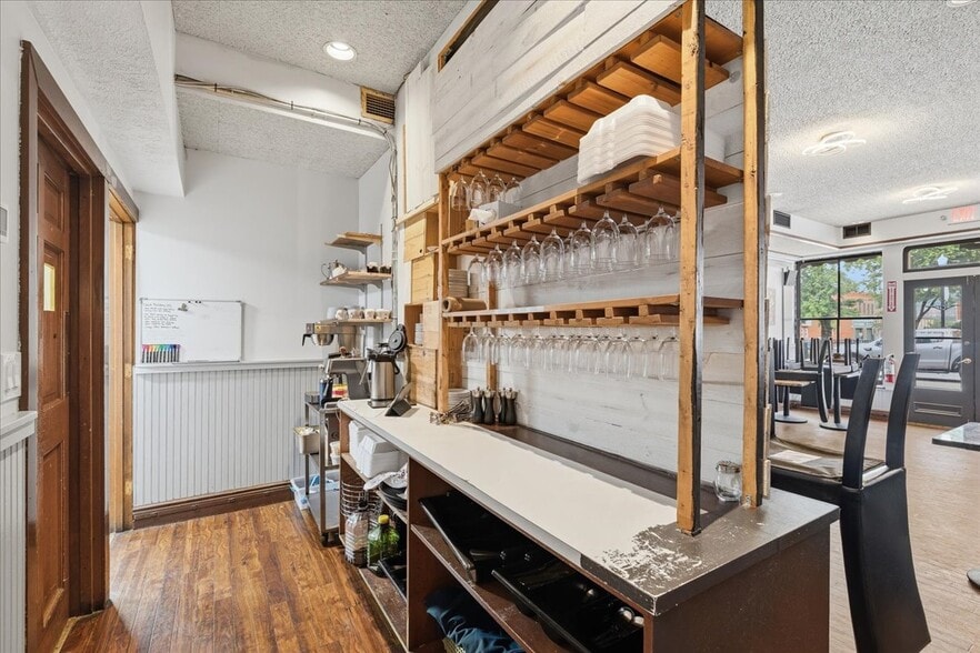 More Photos Of 2104 E Carson St, Pittsburgh Restaurant For Sale
