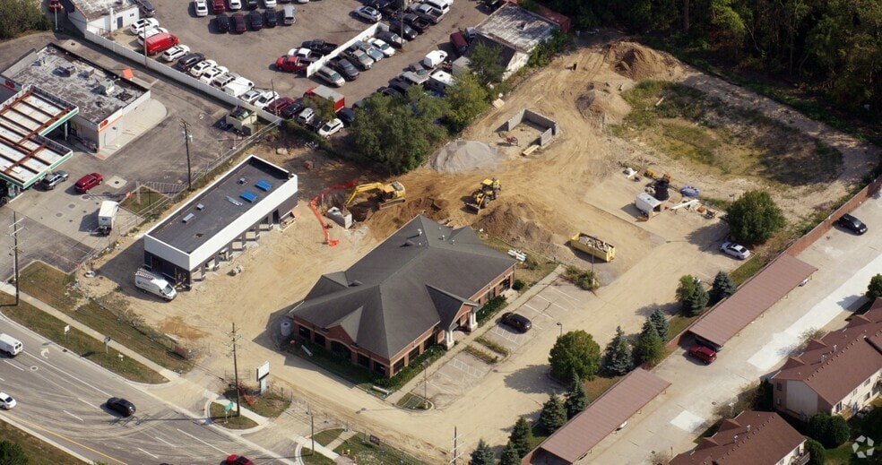 Primary Photo Of 24276 Hall Rd, Clinton Township Fast Food For Sale