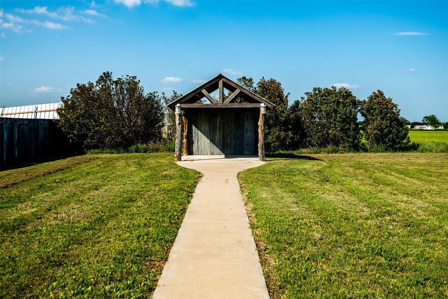 More Photos Of 3921 S Highway 287, Waxahachie Restaurant For Sale