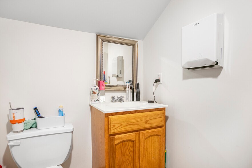 More Photos Of 34 White St, Fredonia Office For Sale