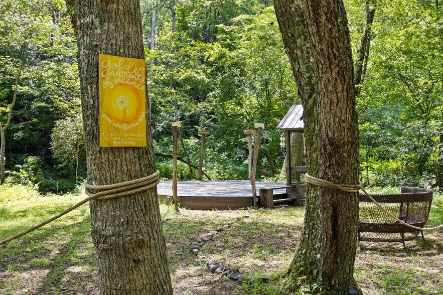 More Photos Of 32 Owl Creek Rd, Murphy Trailer Camper Park For Sale