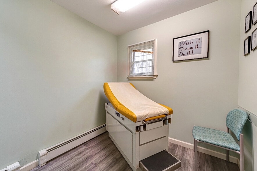 More Photos Of 3250 Sunrise Hwy, Islip Terrace Medical For Sale