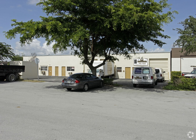 More Photos Of 18792-18798 SW 108th Ave, Miami Warehouse For Lease