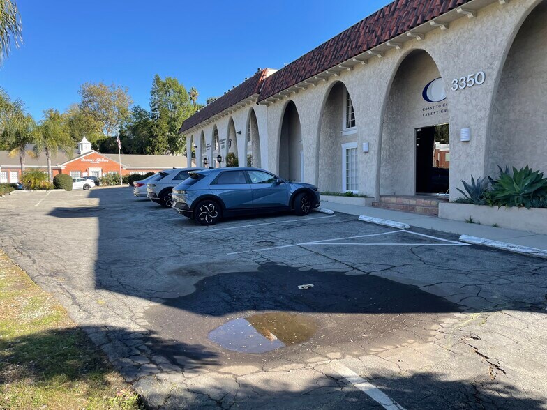 More Photos Of 3350 Barham Blvd, Los Angeles Office For Sale