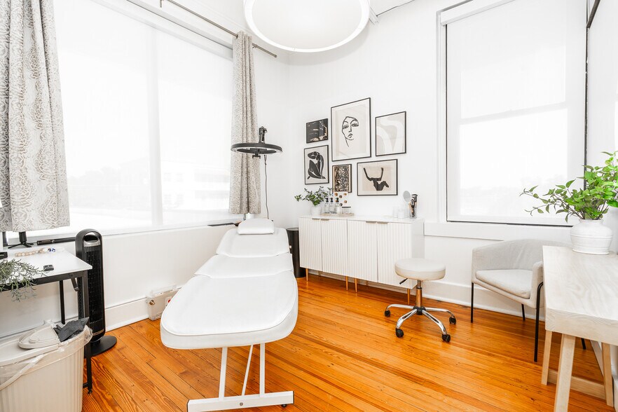 More Photos Of 327 11th Ave N, Saint Petersburg Office For Lease