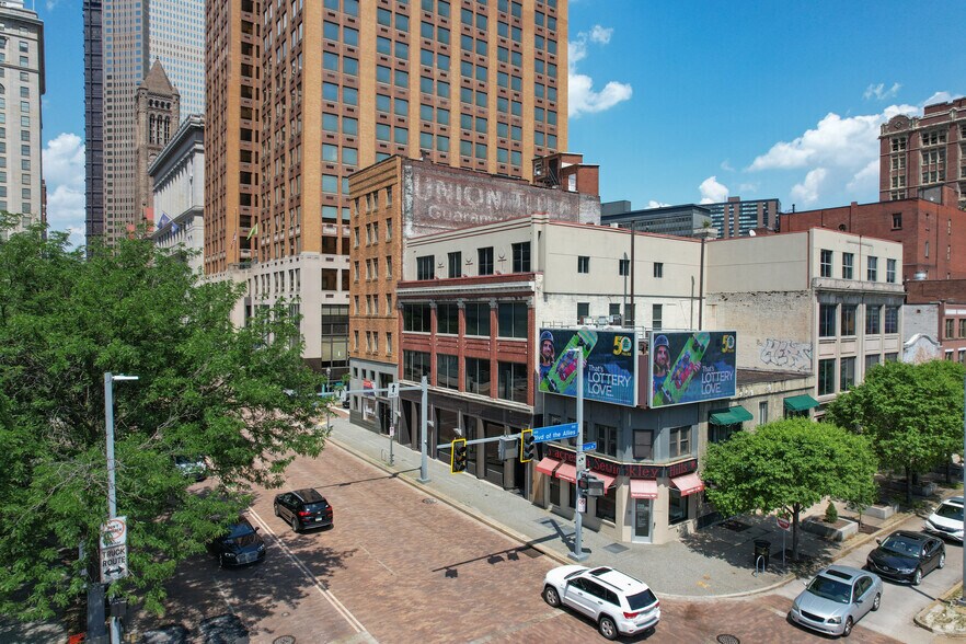 More Photos Of 208-210 Grant St, Pittsburgh Medical For Lease