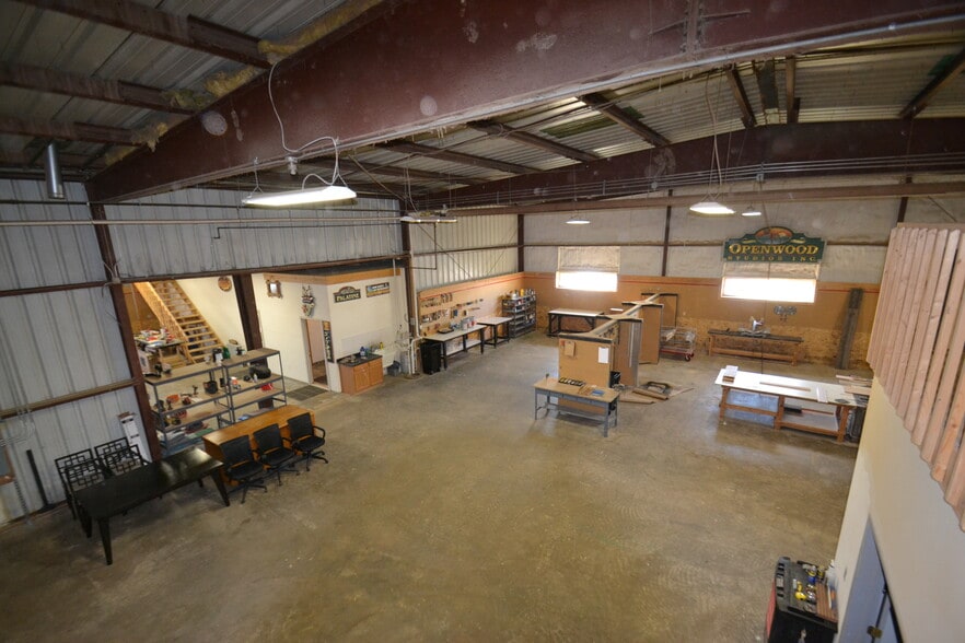 More Photos Of 6915 Raywood Rd, Monona Warehouse For Sale