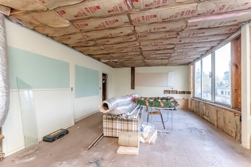More Photos Of 180 Broadway, Port Ewen Storefront Retail Office For Sale