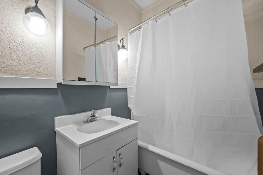 More Photos Of , Minneapolis Multifamily For Sale
