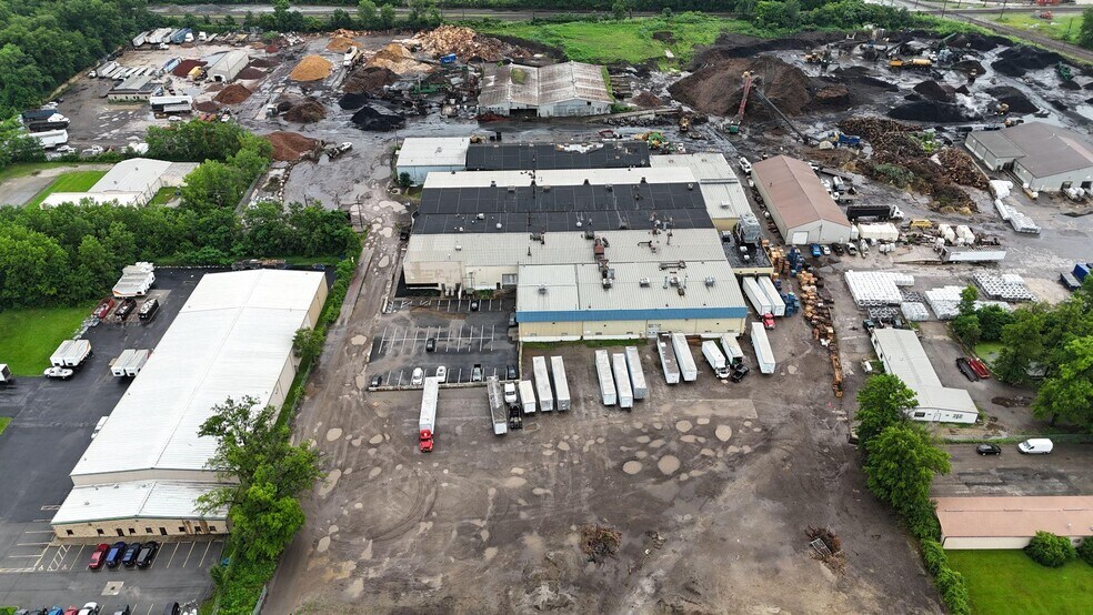 More Photos Of 2100 Advance Ave, Columbus Manufacturing For Lease
