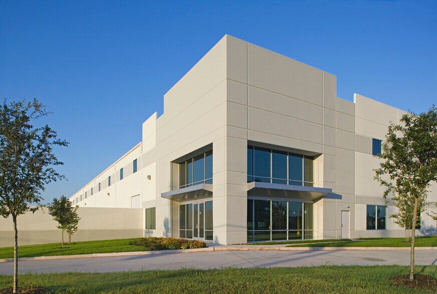 Primary Photo Of 8210 Humble Westfield Rd W, Humble Unknown For Lease